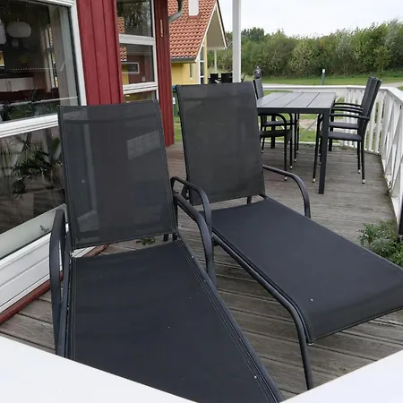 Strandhaus Mit Sportplatz * Großenbrode