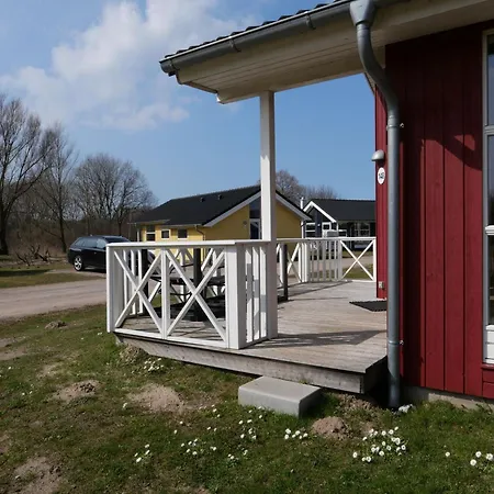 Strandhaus Mit Sportplatz